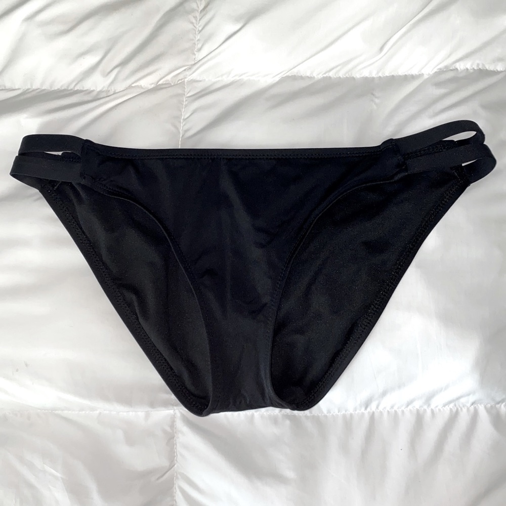 Black bikini bottoms